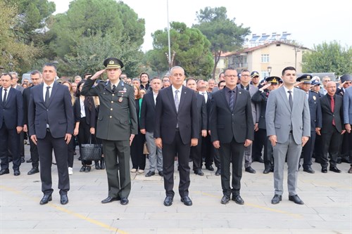 İlçemizde, Gazi Mustafa Kemal Atatürk'ün aramızdan ayrılışının 85. Yıldönümü Anma Programı düzenlendi.