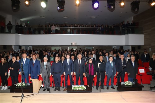 Kaymakam Alper Faruk GÜNGÖR, 24 Kasım Öğretmenler Günü Kutlama Programına Katıldı.