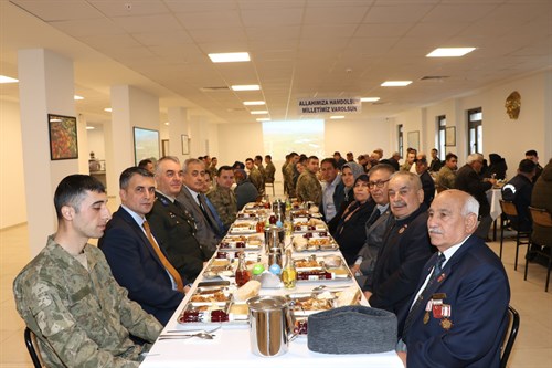 Kaymakam GÜNGÖR Şehit Aileleri ve Gaziler Onuruna Verilen Yemeğe Katıldı.